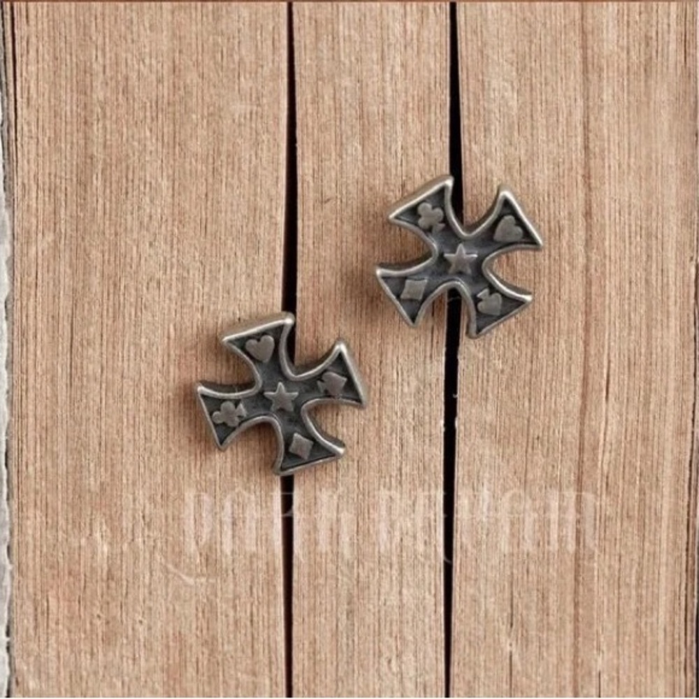Single Accent 925 sterling silver earrings for men cross poker